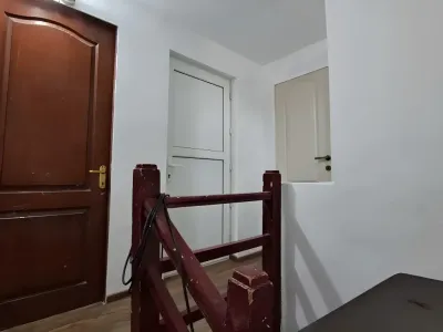hol interior cu acces vanzare cumparare apartament Sector 4 București